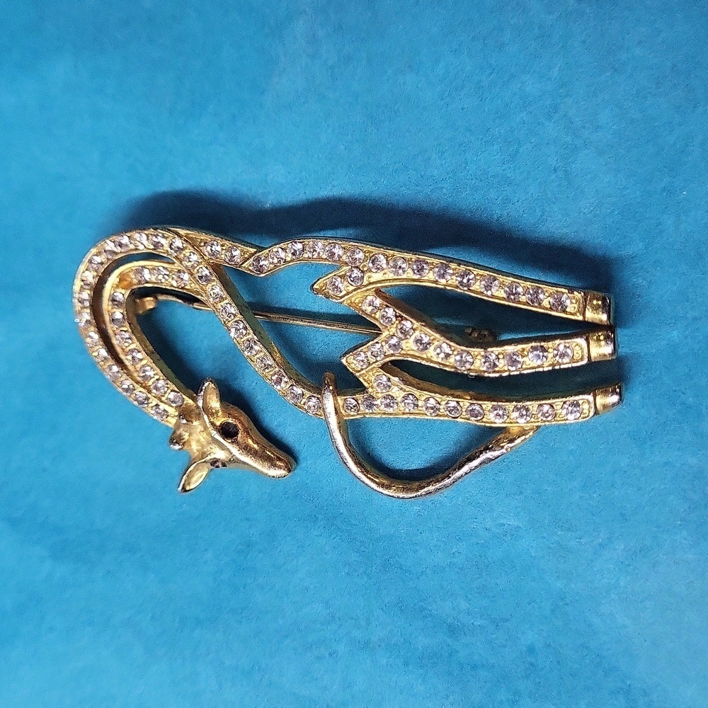 Giraffe 🦒 Brooch